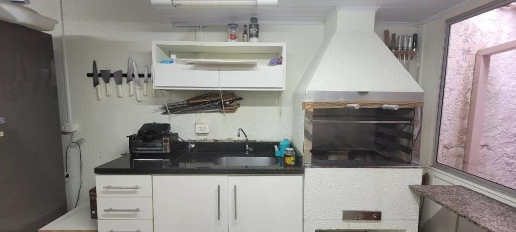  - Casa Em Guaratuba a 4 Quadras do Mar, 5 Dormitórios, 4 banheiros, Terreno 640 m2
