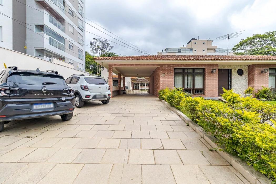 Casa para alugar com 3 quartos, 511m² - Bacacheri,Curitiba 