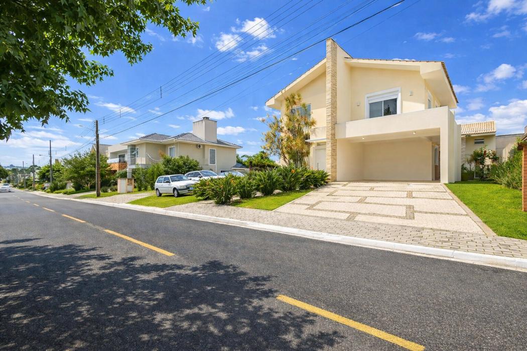 Condomínio em PINHAIS - PR, no bairro  - Referência CAC0039-LUMI