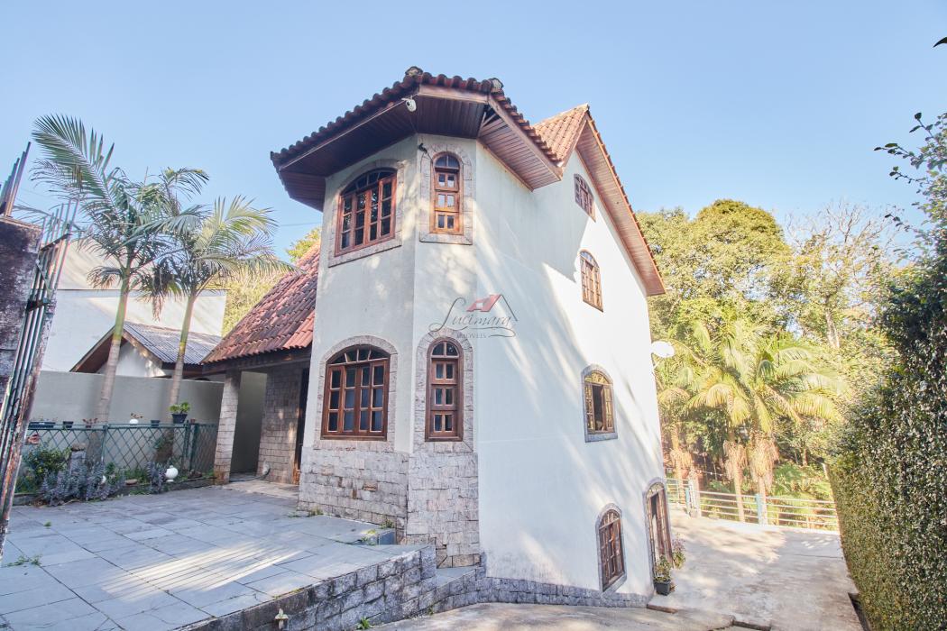 Casa em CURITIBA - PR, no bairro Santa Cândida - Referência CASAV540-LUCI