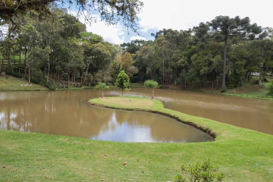 CHACARA EM CONDOMINIO FECHADO MANDIRITUBA A 40 KM DE CURITIBA - FAZENDA BOM JESUS - voa corretor