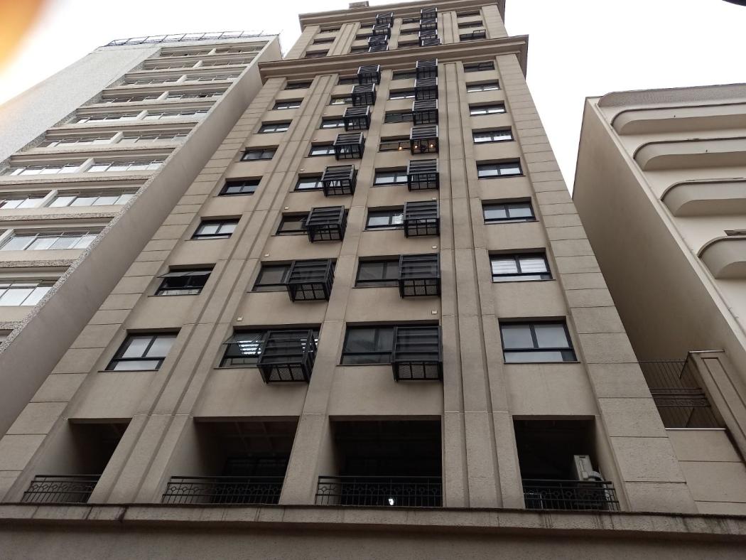 Escritório em Curitiba - PR, no bairro Centro - Referência CJ0019-TDIA