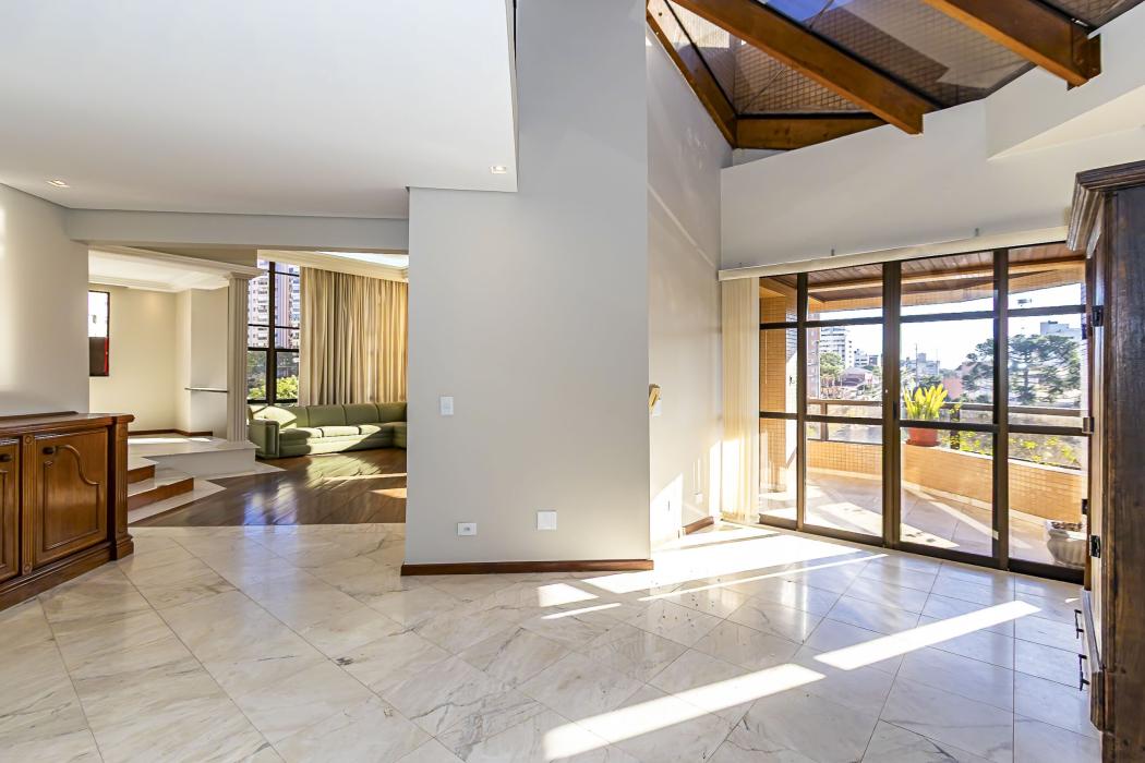 Cobertura à venda com 5 quartos, 392m² - Cabral,Curitiba 
