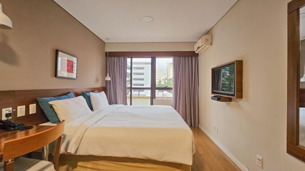 Flat em CURITIBA - PR, no bairro Centro - Referência FL0004-EK-RIC