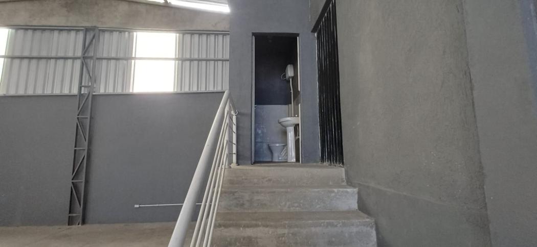 Barracão/Galpão para alugar em Santa Cândida, Curitiba — Hub Urbana