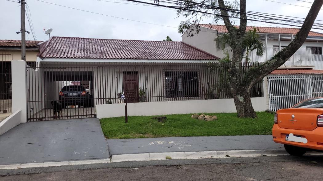 Casa em CURITIBA - PR, no bairro Xaxim - Referência LIOTTI01-LIO