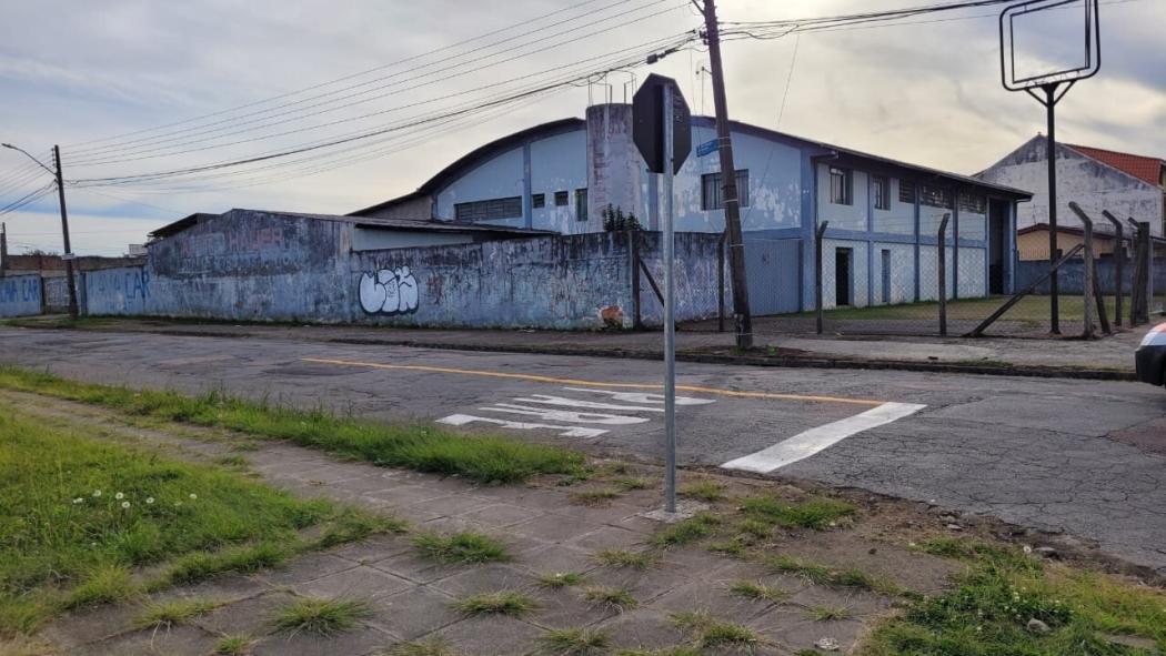  - BARRACÃO/GALPÃO à venda com 2663m² por R$ 6.450.000,00 no bairro Hauer - CURITIBA / PR