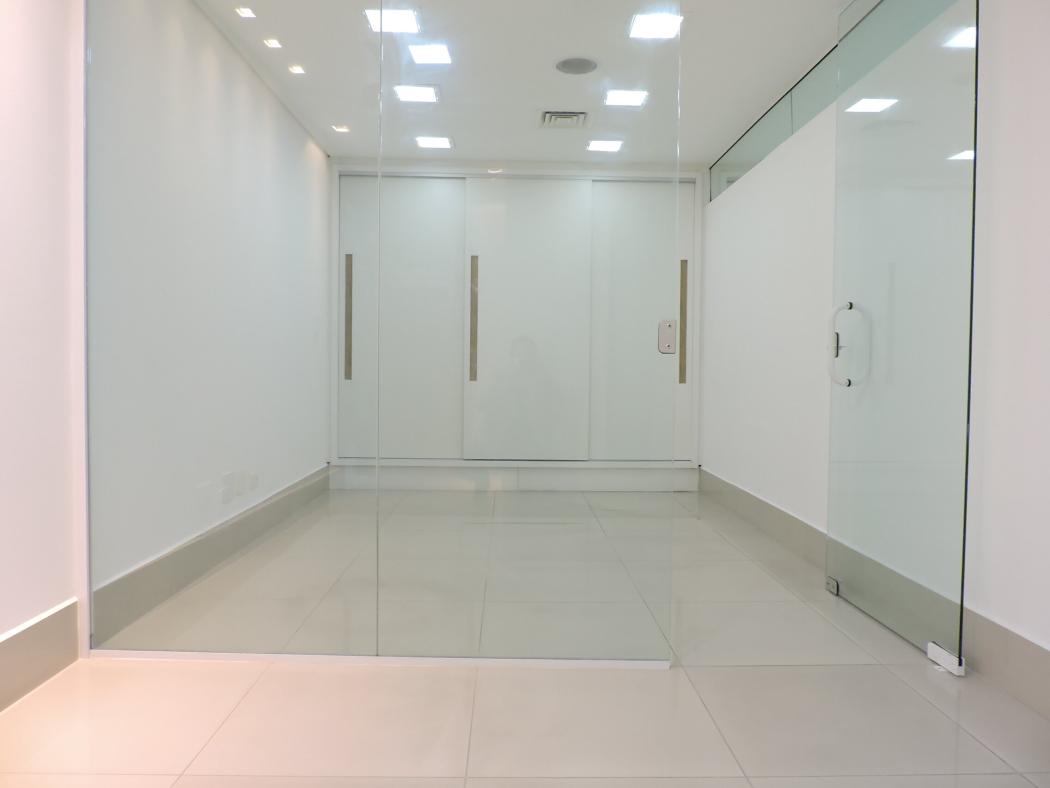 Conjunto Comercial Estruturado no Centro Cívico – Curitiba/PR | LO-CONJ0016 - voa corretor