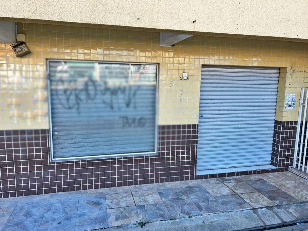 Ponto Comercial/Loja à venda em Monza, Colombo — Fava Imóveis