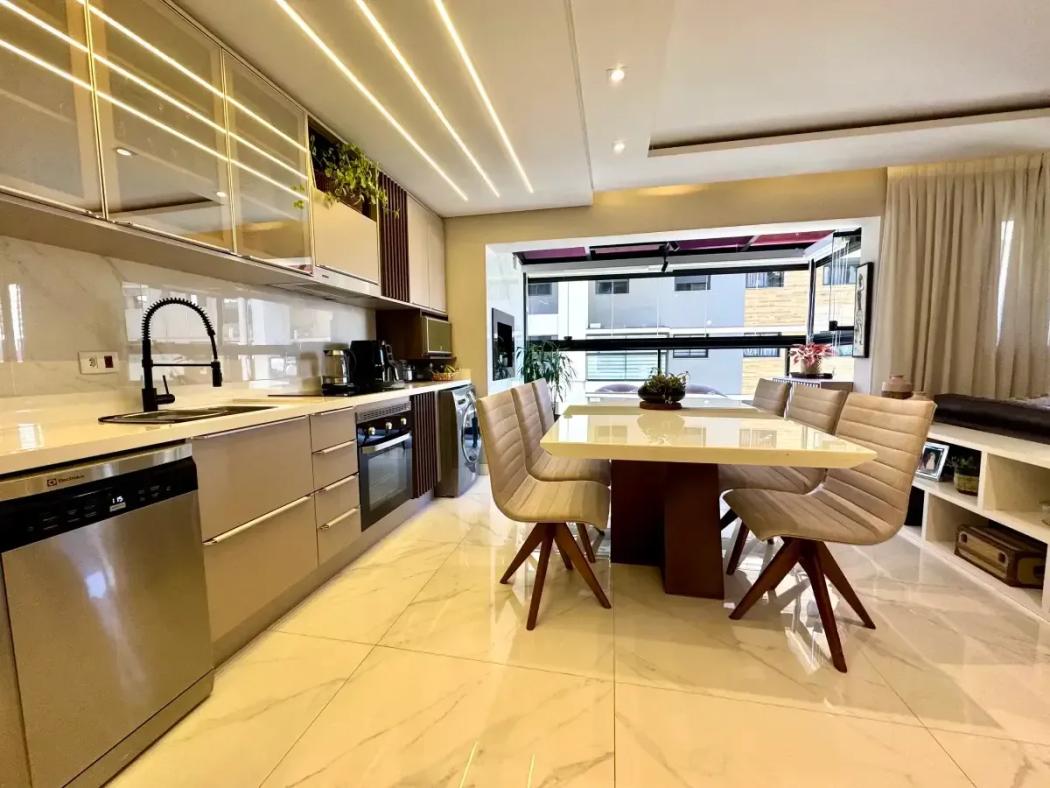 Apartamento à venda em Vila Izabel, Curitiba — Hub Urbana