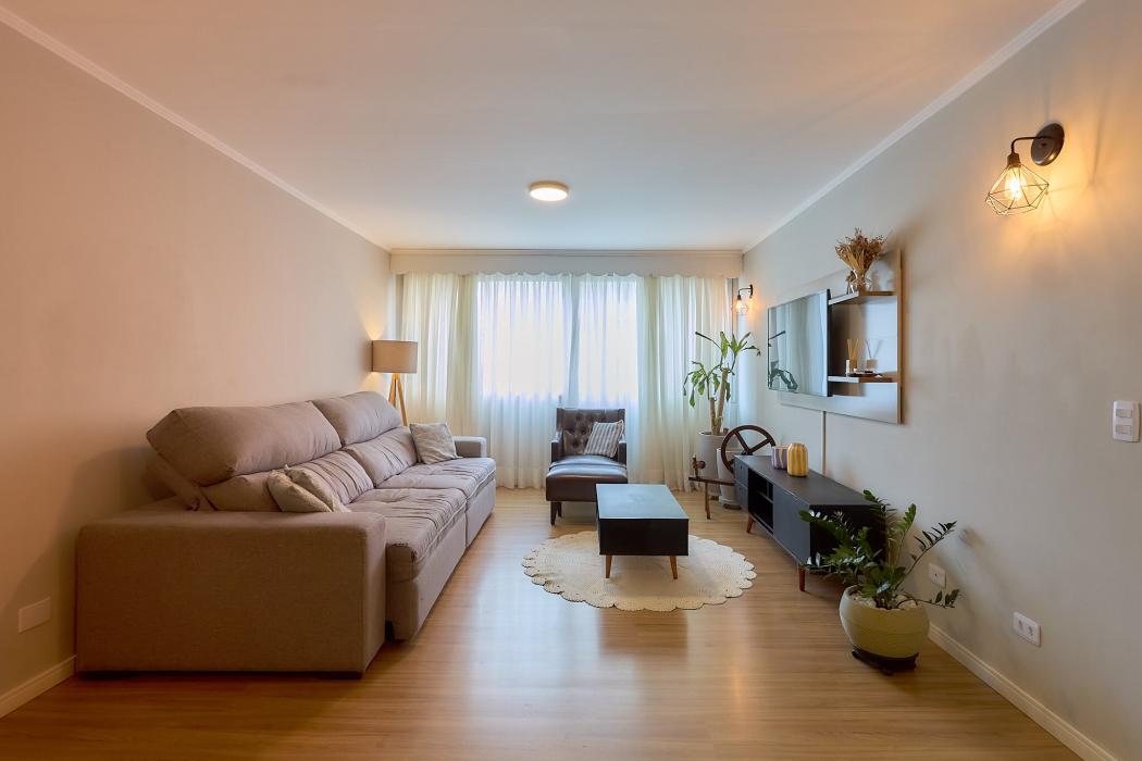  -  Apartamento Amplo com 3 Quartos, 2 Suítes e 2 Vagas no Bigorrilho 