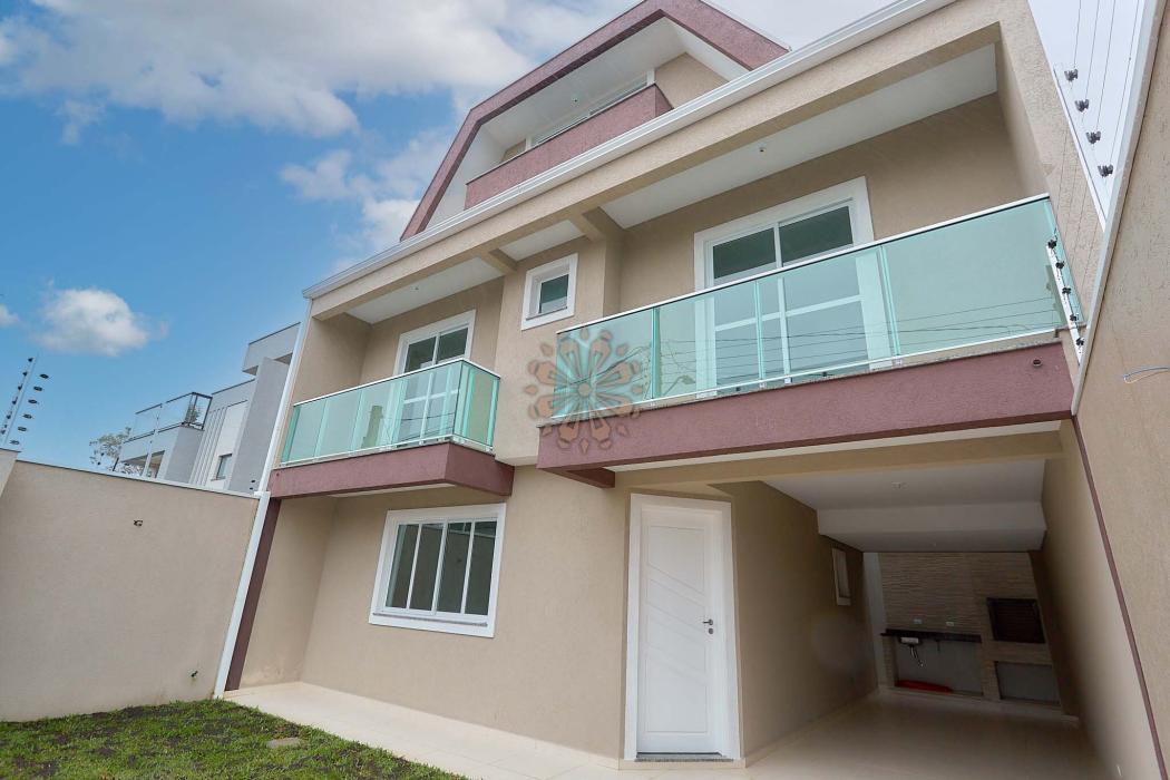 Sobrado em CURITIBA - PR, no bairro Santa Felicidade - Referência RS112-KEY