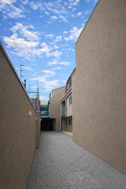 Sobrado Novo Triplex, atico com lareira, excelente localização, em condomínio