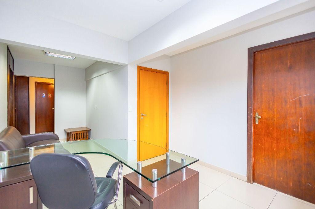 Escritório em Curitiba - PR, no bairro Centro - Referência SA0013-VYPB