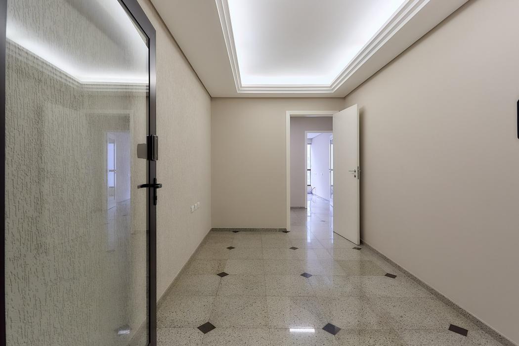  - Sala comercial reformada no Center Tower | 82 M² | 7º andar | Centro de Curitiba 
