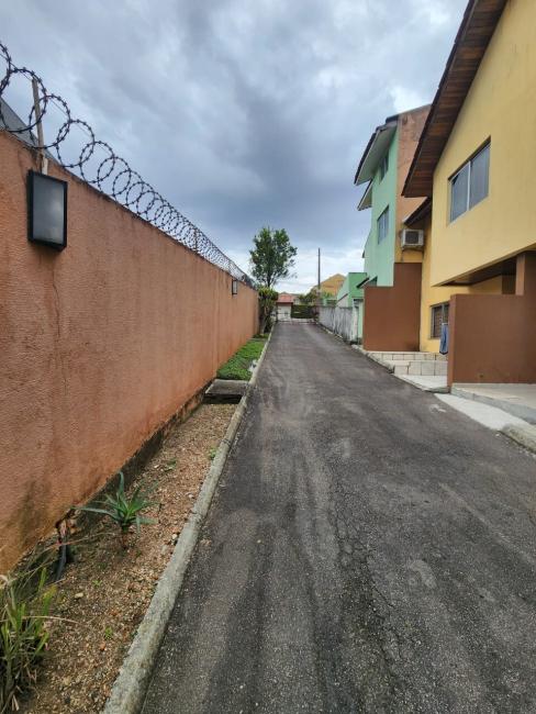 Sobrado à venda em Bairro Alto, Curitiba — Fava Imóveis