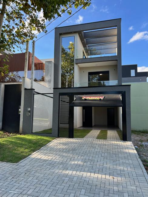 Sobrado em PINHAIS - PR, no bairro Pineville - Referência SO0002-RAQ