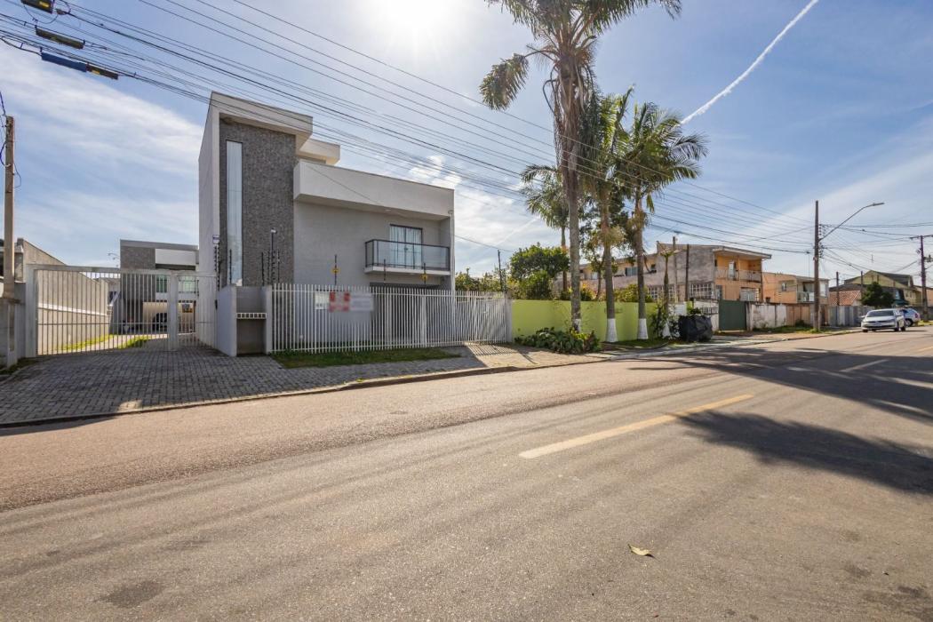 Sobrado em Pinhais - PR, no bairro Atuba - Referência SO0003-MAI8