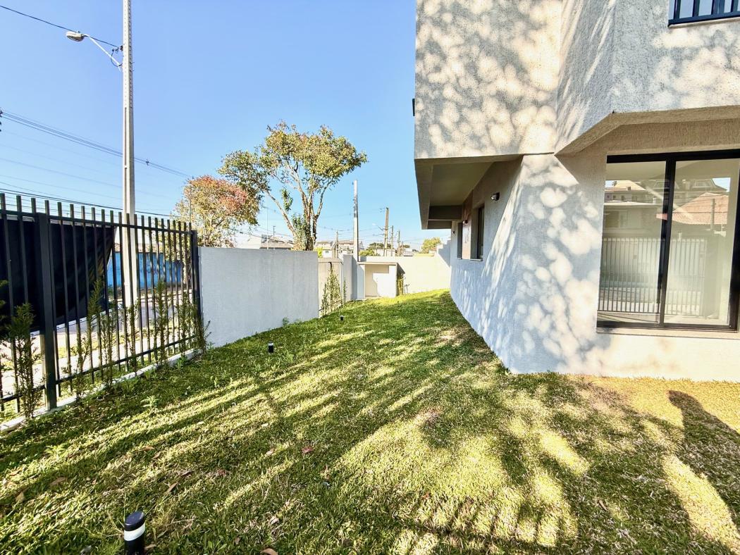Sobrado à venda com 3 quartos, 160m² - Guabirotuba,Curitiba 