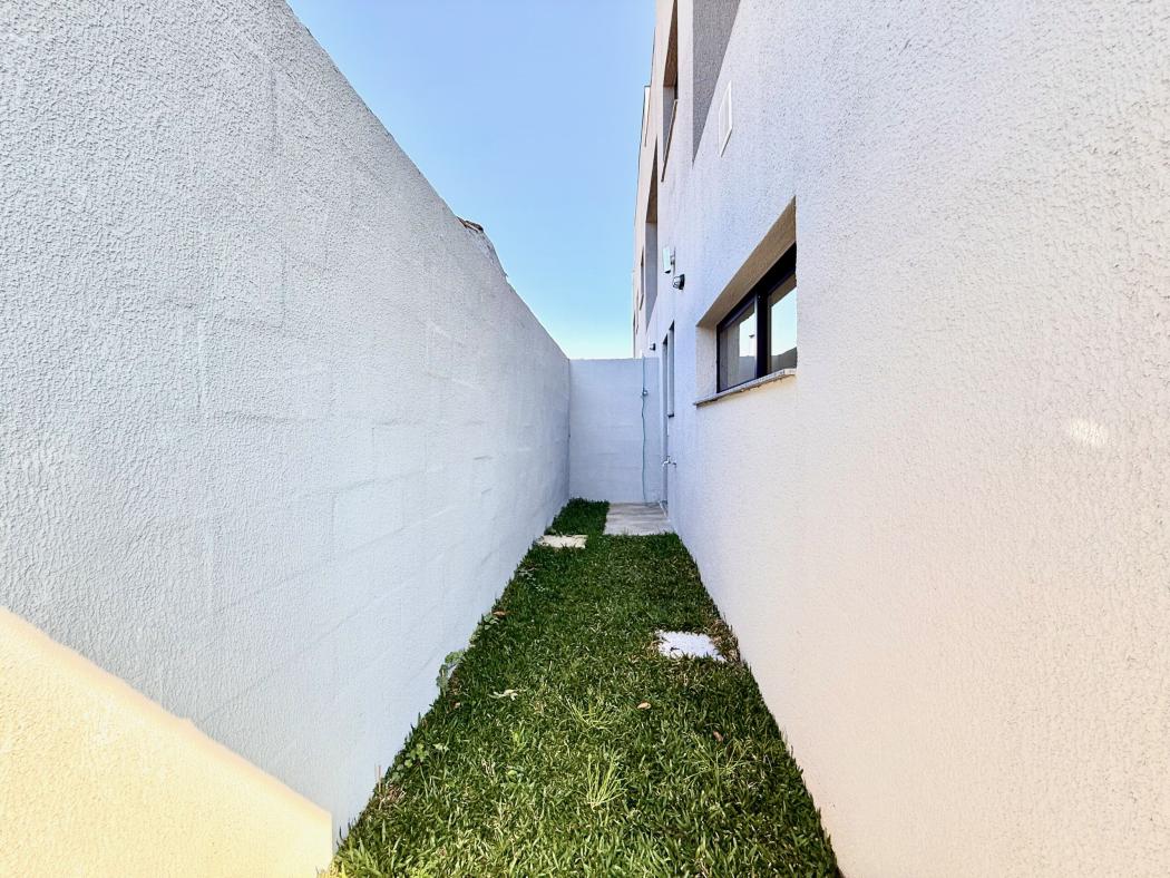 Sobrado à venda com 3 quartos, 160m² - Guabirotuba,Curitiba 