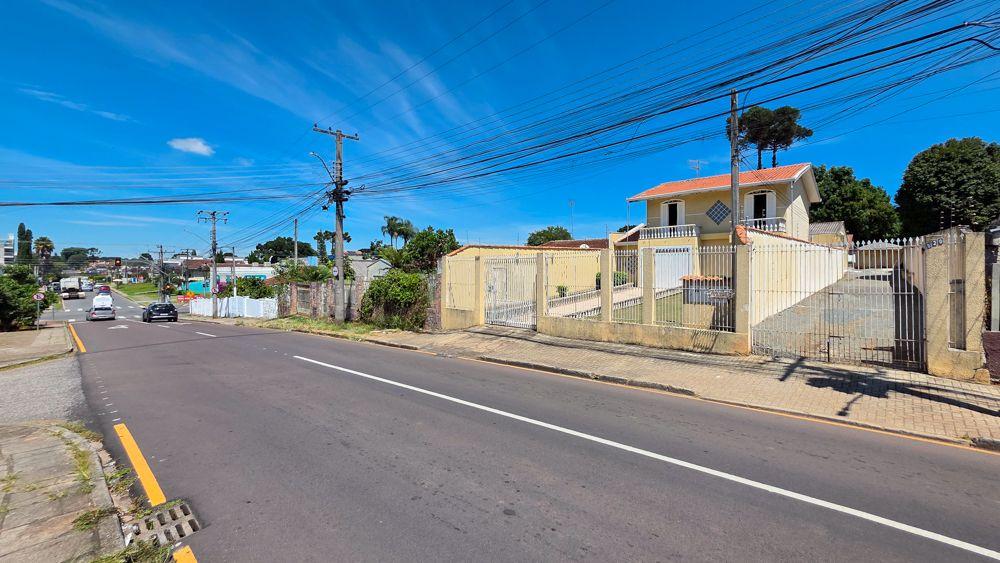 Sobrado à venda com 3 quartos, 310m² - Boqueirão,Curitiba 