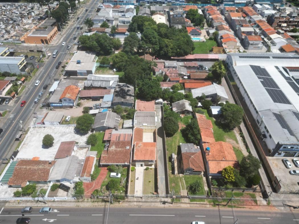  - Sobrado com 3 dormitórios à venda, 310 m² por R$ 1.250.000,00 - Boqueirão - Curitiba/PR