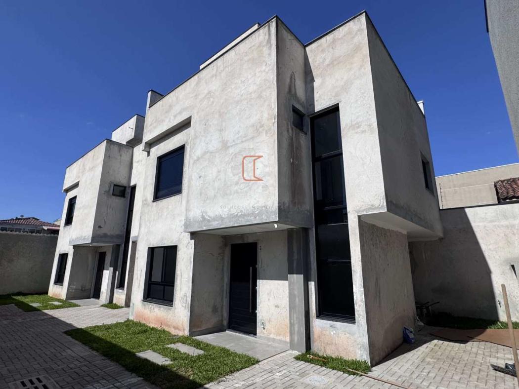 Sobrado em condomínio à venda em Curitiba, Xaxim, com 3 quartos, 144,94m² - voa corretor