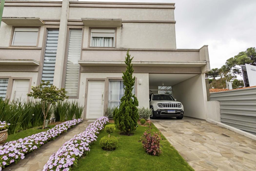 Sobrado em CURITIBA - PR, no bairro Campo Comprido - Referência SO001-GTX