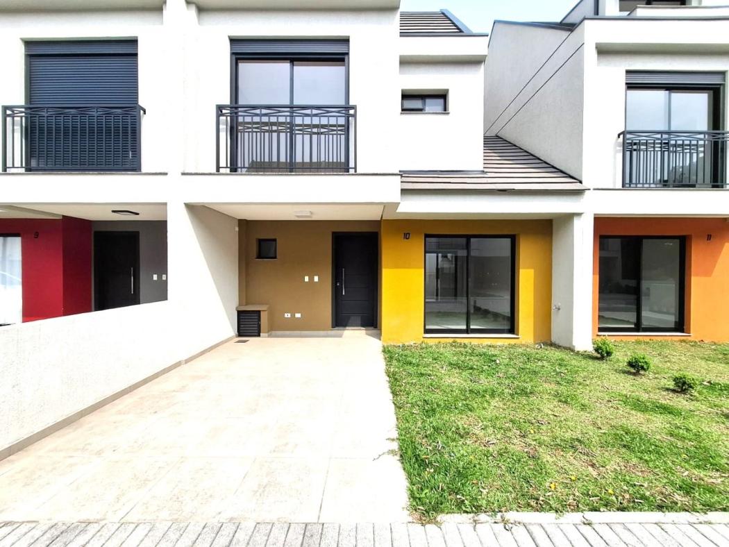 Sobrado em Curitiba - PR, no bairro Alto Boqueirão - Referência SO0012-HMT