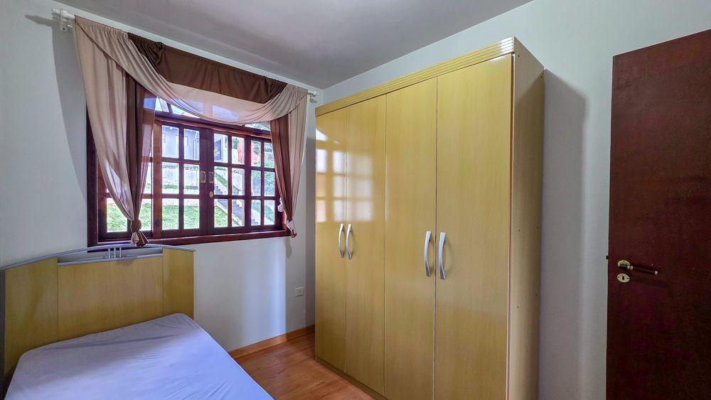 Sobrado à Venda em Santa Cândida - Boa Oportunidade de Investimento!