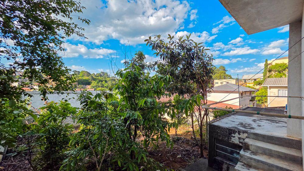Sobrado à Venda em Santa Cândida - Boa Oportunidade de Investimento!