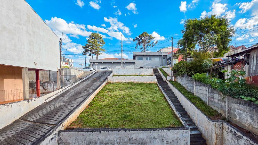 Sobrado à Venda em Santa Cândida - Boa Oportunidade de Investimento!