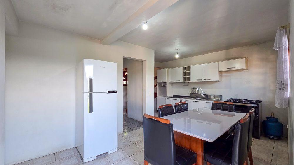 Sobrado à Venda em Santa Cândida - Boa Oportunidade de Investimento!