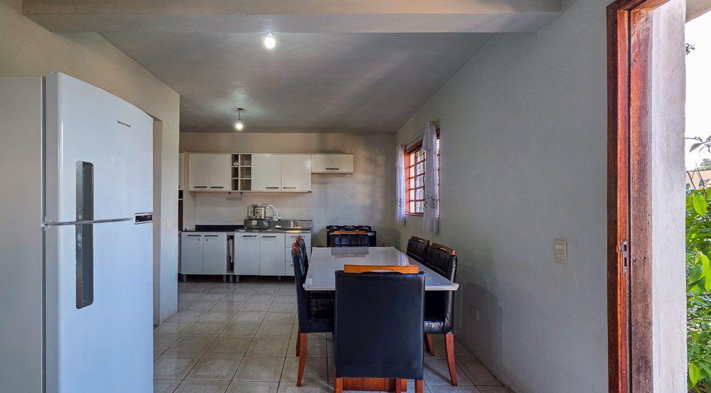 Sobrado à Venda em Santa Cândida - Boa Oportunidade de Investimento!
