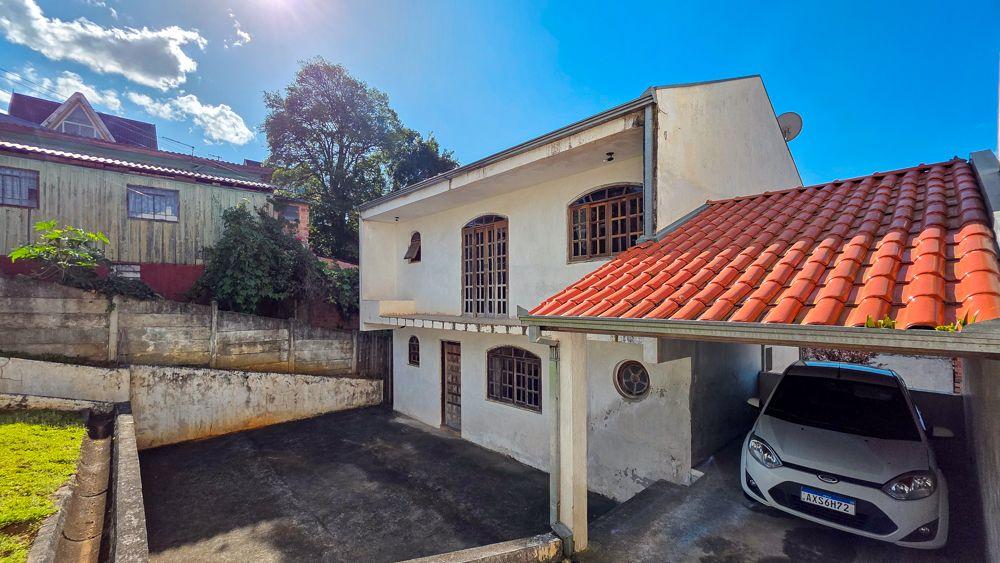 Sobrado à Venda em Santa Cândida - Boa Oportunidade de Investimento!