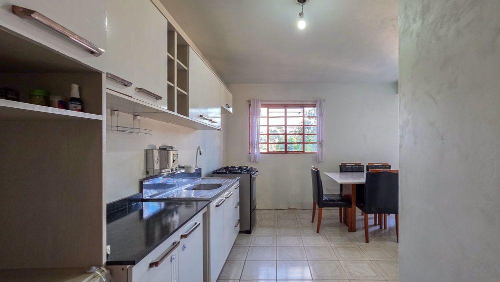 Sobrado à Venda em Santa Cândida - Boa Oportunidade de Investimento!