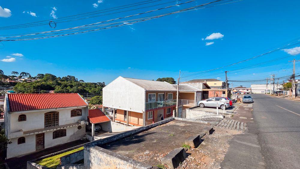 Sobrado à Venda em Santa Cândida - Boa Oportunidade de Investimento!