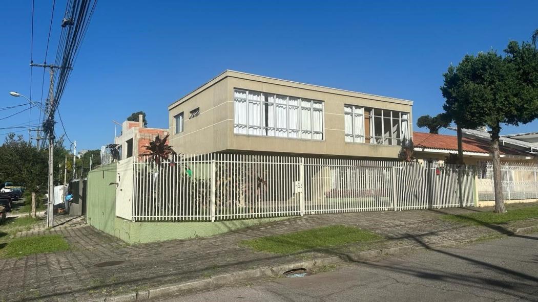 Sobrado em Curitiba - PR, no bairro Santa Quitéria - Referência SO0015-TJTO