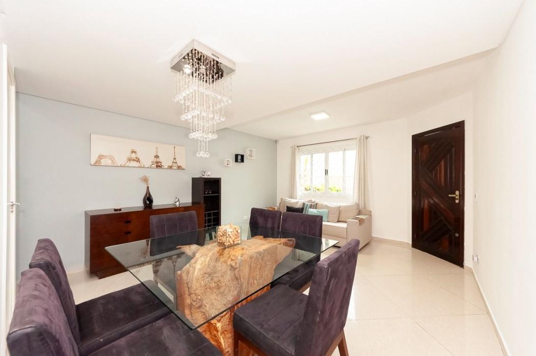 Sobrado em Curitiba - PR, no bairro Abranches - Referência SO0016-AABM