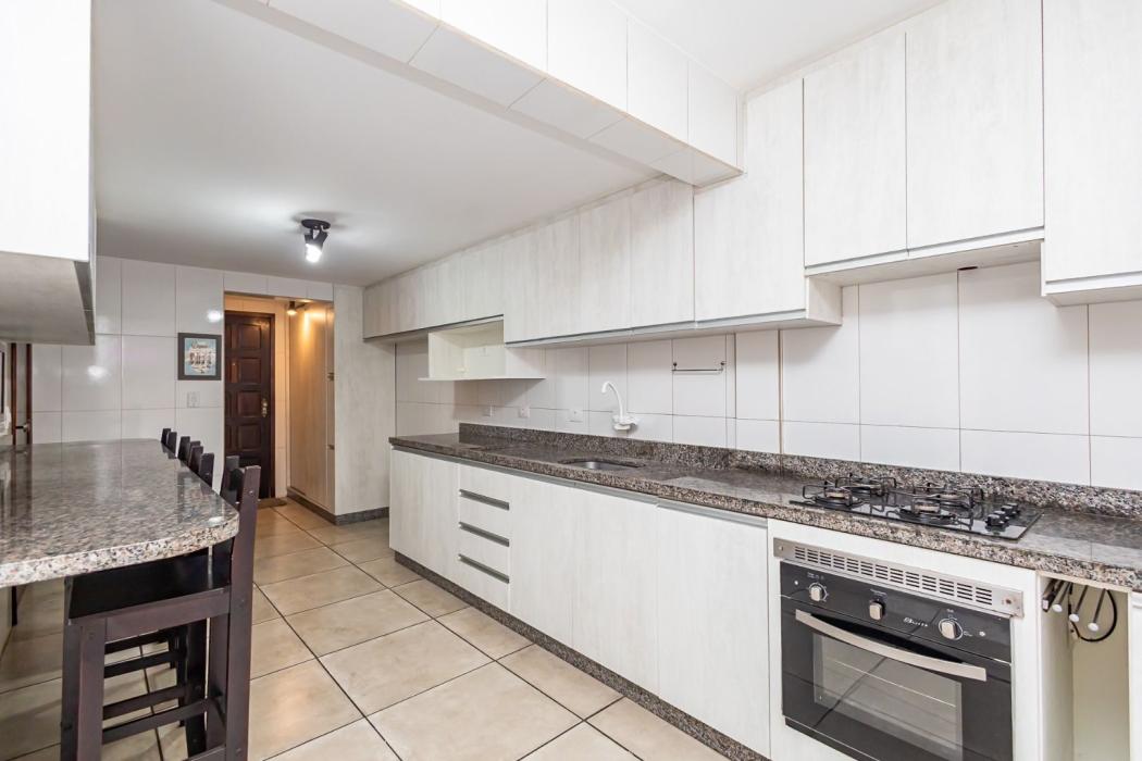 Sobrado em Curitiba - PR, no bairro Pilarzinho - Referência SO0017-AL0F