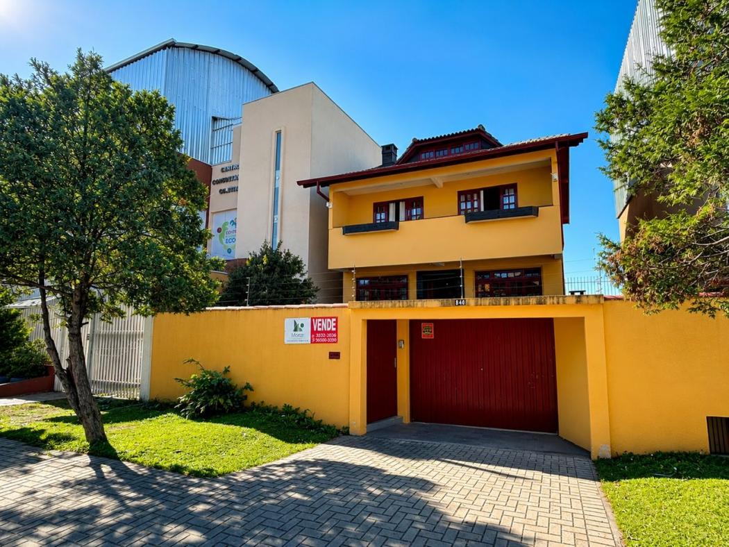 Sobrado à venda com 3 quartos, 240m² - Cajuru,Curitiba 