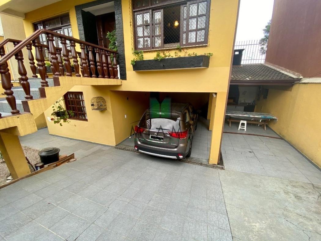 Sobrado à venda com 3 quartos, 240m² - Cajuru,Curitiba 
