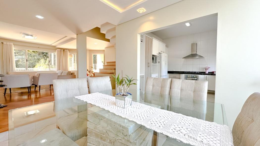  - Sobrado com 4 dormitórios à venda, 248 m² por R$ 1.490.000,00 - São Lourenço - Curitiba/PR