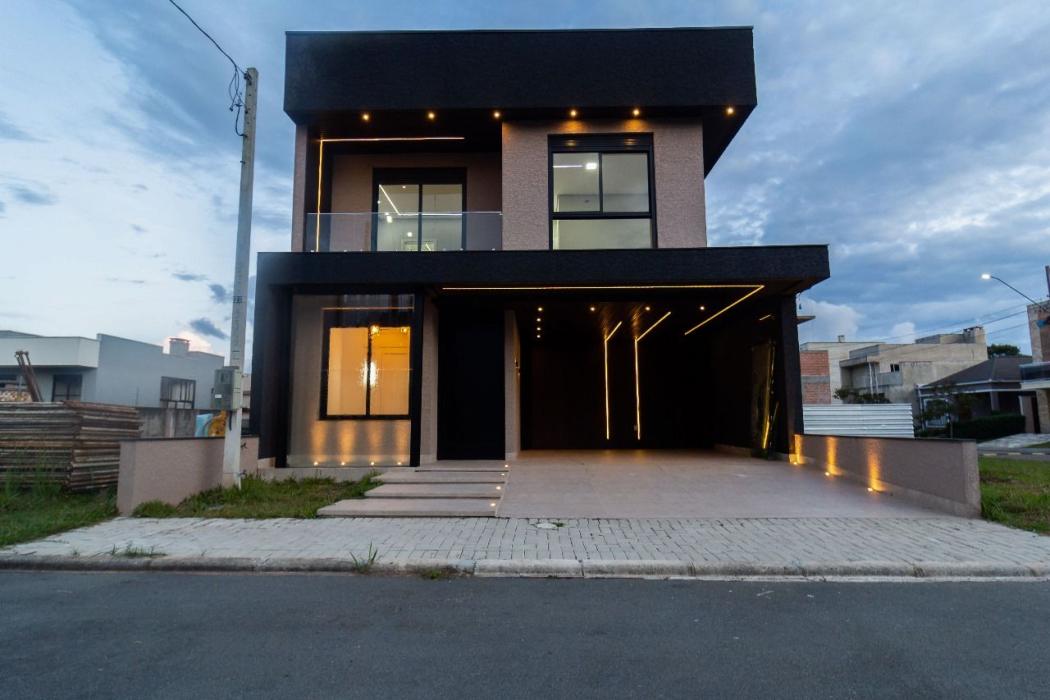 Sobrado em Curitiba - PR, no bairro Umbará - Referência SO0026-FE0E