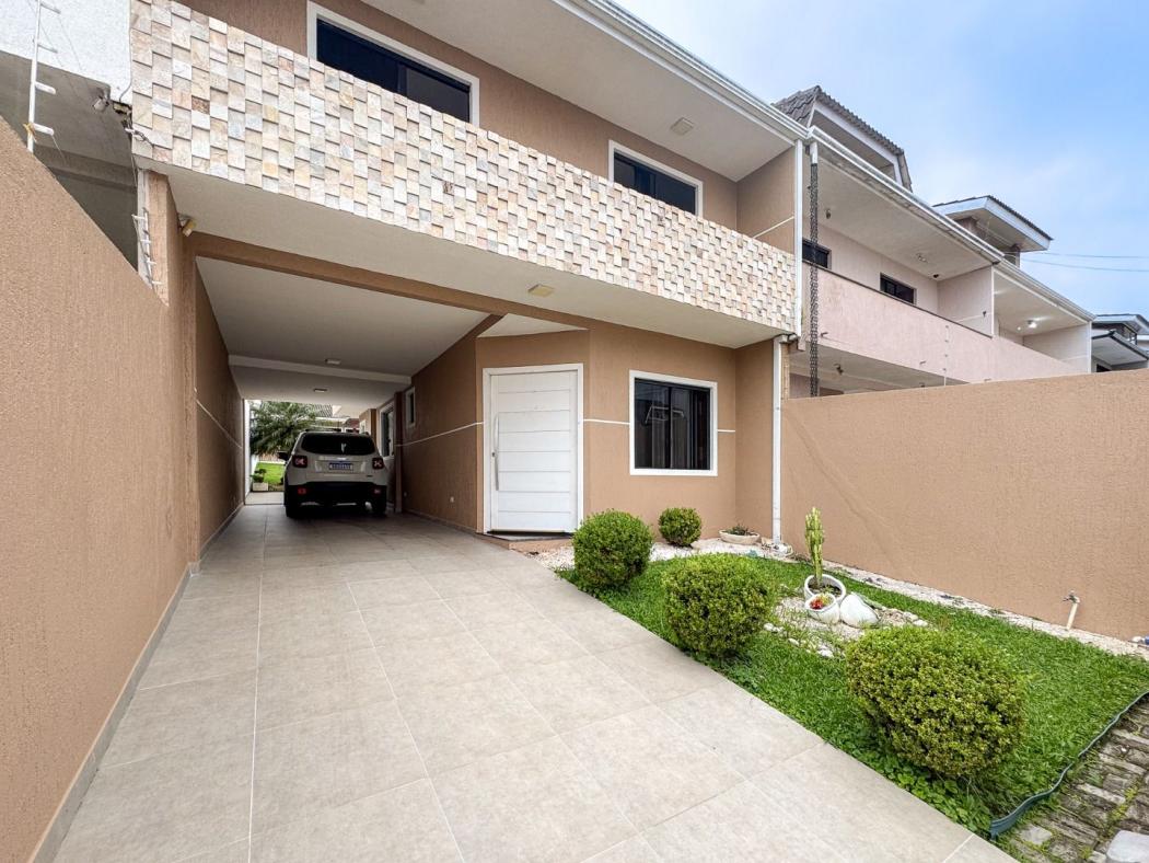 Sobrado em Curitiba - PR, no bairro Atuba - Referência SO0029-AABM