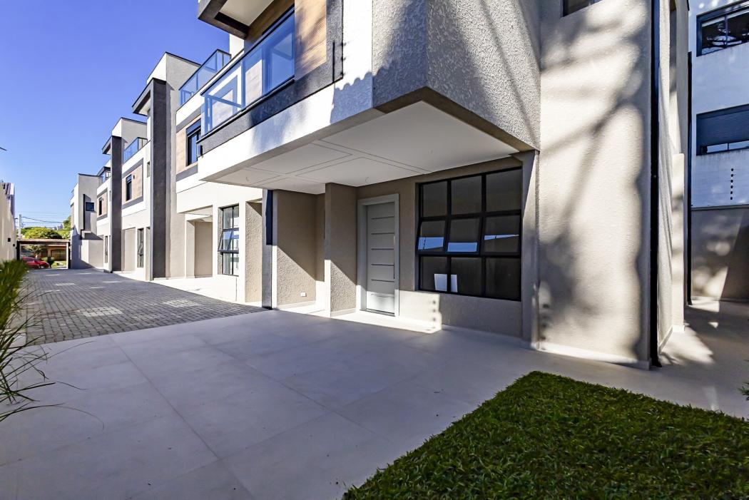 Condomínio em CURITIBA - PR, no bairro Hugo Lange - Referência SO004-GTX