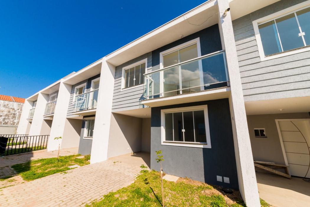 Sobrado em Curitiba - PR, no bairro Boqueirão - Referência SO0048-HMT