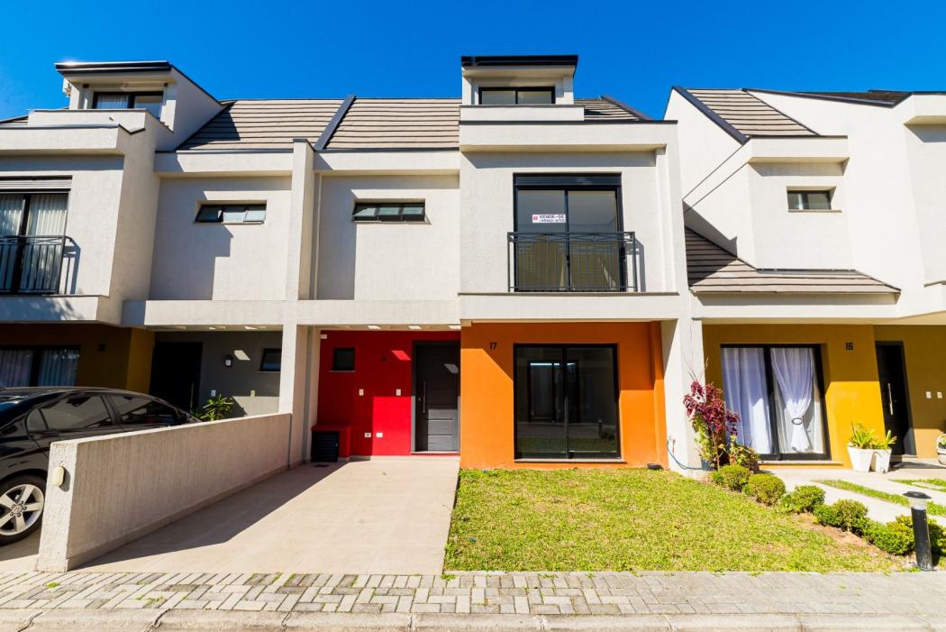 Sobrado em Curitiba - PR, no bairro Alto Boqueirão - Referência SO0050-HMT