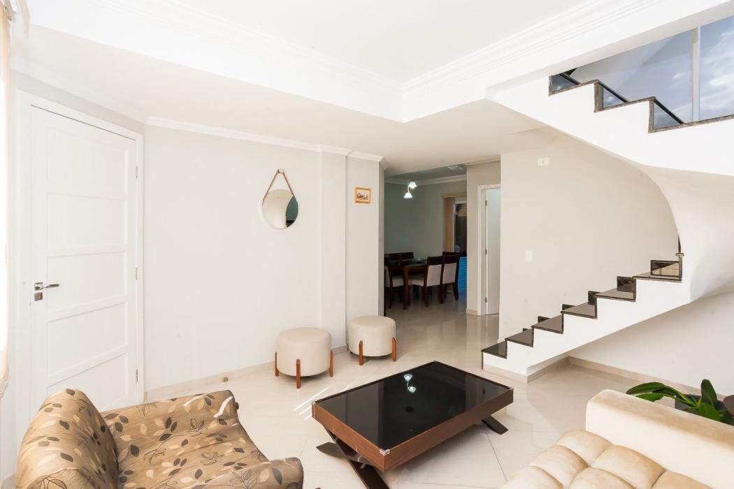 Casa à venda em Boqueirão, Curitiba — Hub Urbana