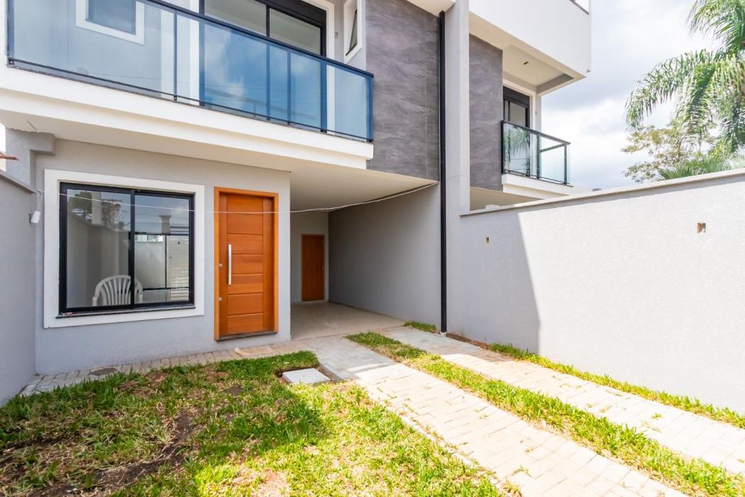 Sobrado em Curitiba - PR, no bairro Santa Felicidade - Referência SO0057-LU0E